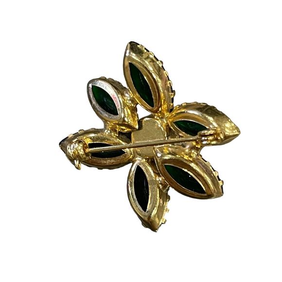 Vintage Green Glass Navette Rhinestone Faux Pearl Flower Pin Brooch Gold Tone - Picture 5 of 6